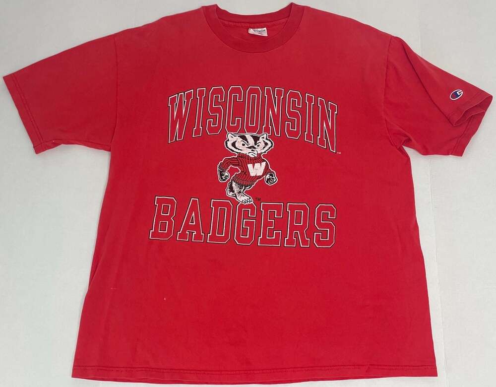 VTG Champion Wisconsin Badgers Red T-Shirt Adult Size XL Made in USA UW Madison
